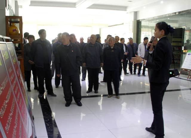 兗州區(qū)人大、政協(xié)領導蒞臨天意機械參觀考察