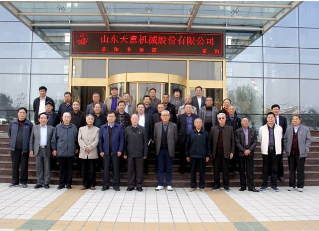 兗州區(qū)人大、政協(xié)領導蒞臨天意機械參觀考察