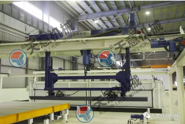 熱烈祝賀天意機械與龍星科技PC構件生產(chǎn)線順利交接！