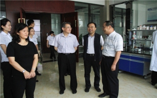 廢棄物資源化國(guó)家工程研究中心、昆明理工大學(xué)孫可偉教授,棄物資源化國(guó)家工程研究中心常務(wù)副主任、昆明理工大學(xué)教授李如燕博士蒞臨指導(dǎo)