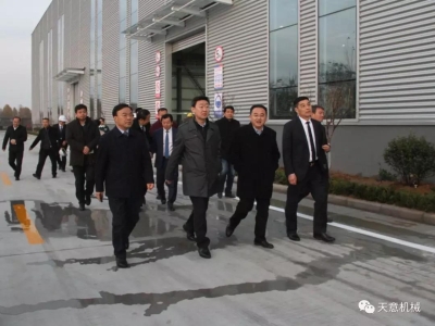 山東省住建廳黨組成員、副廳長張曉海蒞臨天意機(jī)械調(diào)研指導(dǎo)