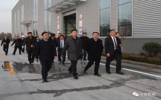 山東省住建廳黨組成員、副廳長(zhǎng)張曉海蒞臨天意機(jī)械調(diào)研指導(dǎo)